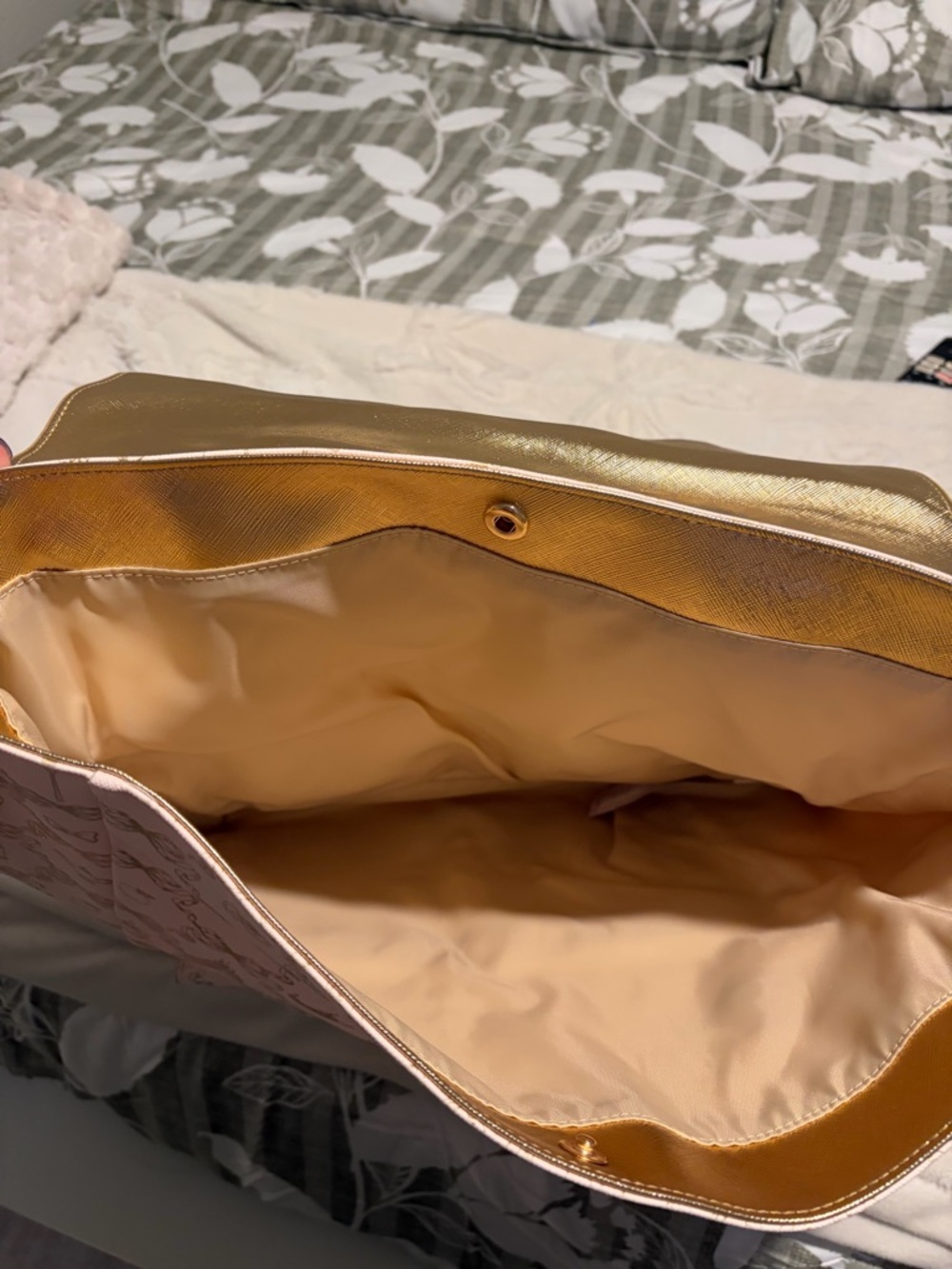 Bath & Body Works Light Pink Tote with Gold Charm - Picture 4 of 4
